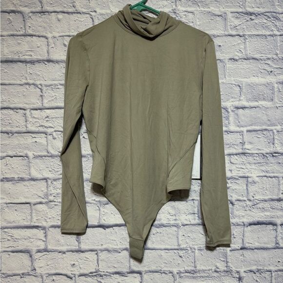 Lululemon Riverstone Wundermost Ultra-Soft Nulu Turtleneck Bodysuit NWT